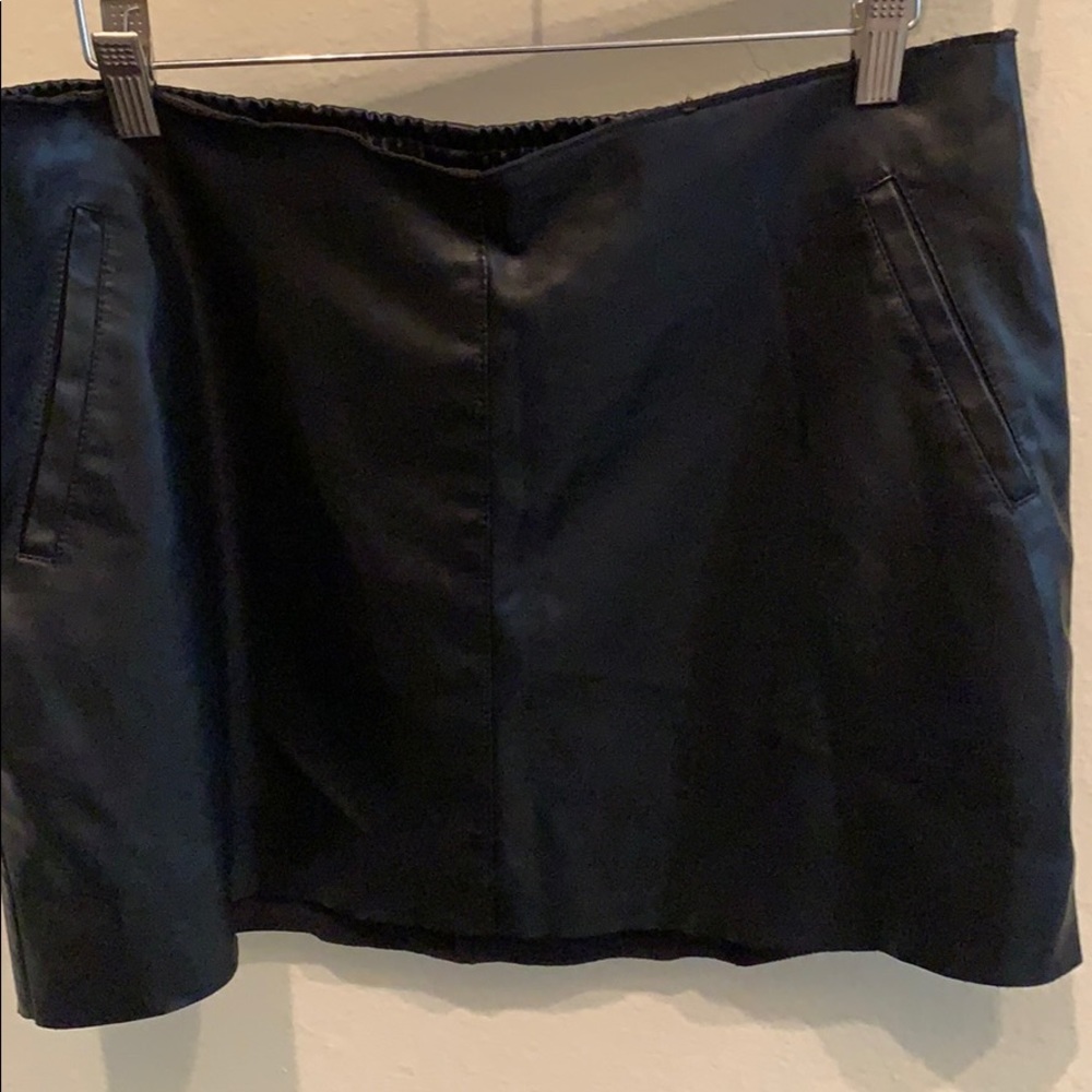 Zara women faux leather skirt